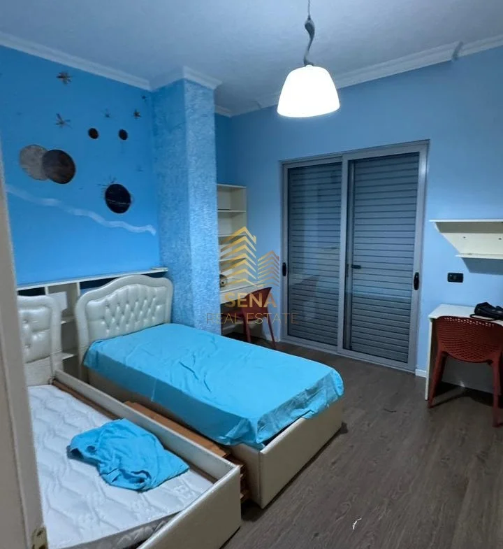 Tirane, jepet me qera apartament 2+1+Ballkon Kati 2, 100 m² 550 € (Fresku, Rruga Dalip Topi)