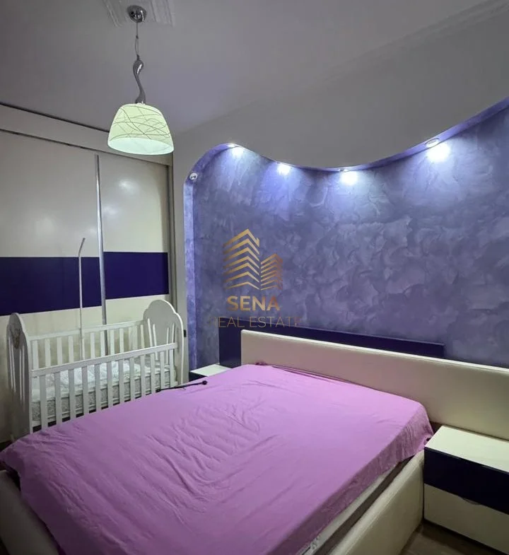 Tirane, jepet me qera apartament 2+1+Ballkon Kati 2, 100 m² 550 € (Fresku, Rruga Dalip Topi)