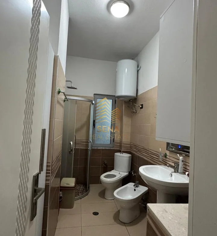 Tirane, jepet me qera apartament 2+1+Ballkon Kati 2, 100 m² 550 € (Fresku, Rruga Dalip Topi)
