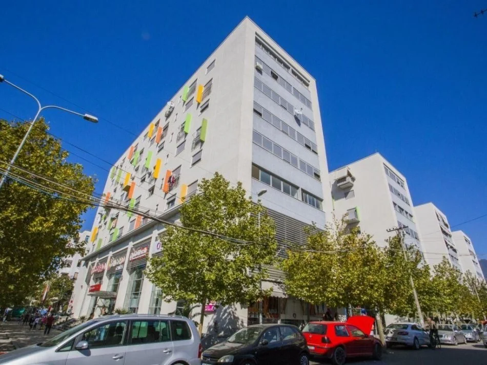 Tirane, jepet me qera apartament 1+1 Kati 3, 55 m² 350 € (5 maji)