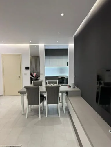 Tirane, jepet me qera apartament 2+1+Aneks+Ballkon Kati 2, 110 m² 750 € (Brryli)
