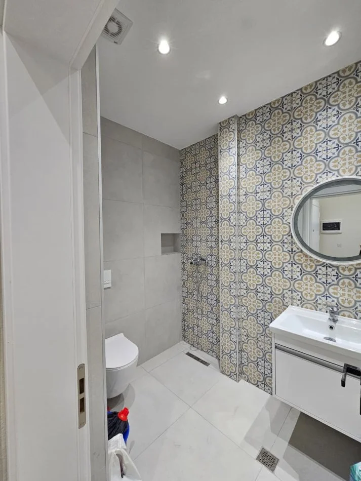 Tirane, shitet apartament 1+1+Aneks+Ballkon Kati 3, 41 m² 122.000 € (Rruga Myslym Shyri)