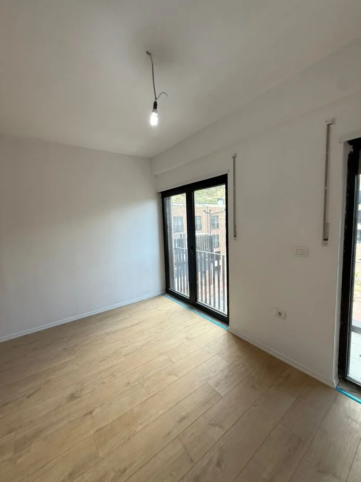 Tirane, shitet apartament 1+1+Aneks+Ballkon Kati 3, 81 m² 147.300 € (Kodra e Diellit)