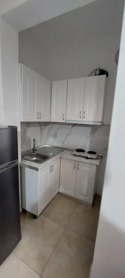 Durres, jepet me qera apartament 1+1+Ballkon Kati 1, 350 € (Plazh)