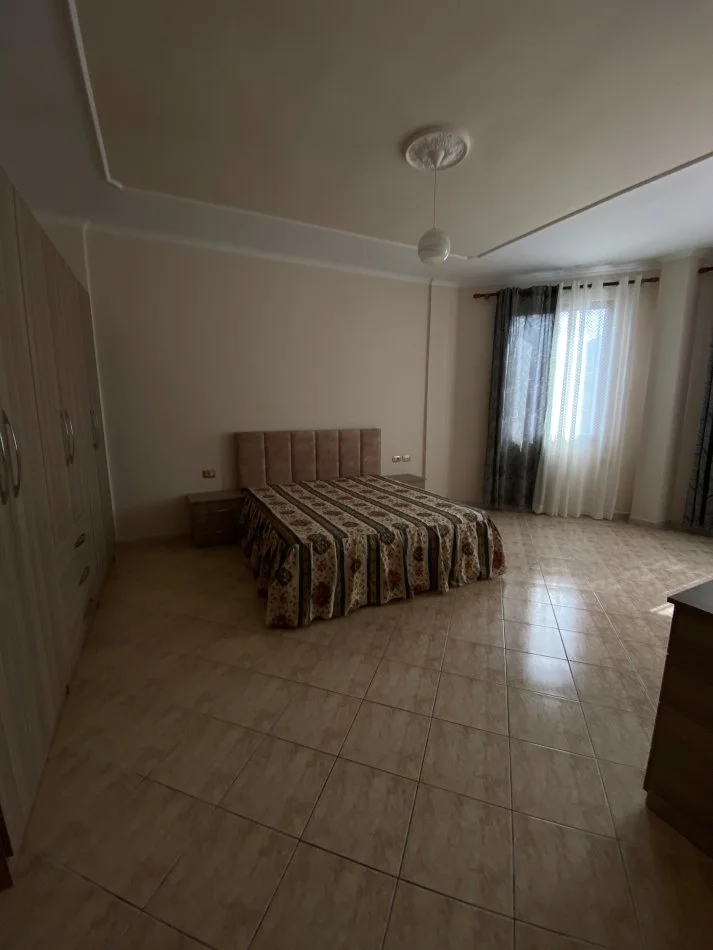 Tirane, jepet me qera apartament 2+1+Ballkon Kati 3, 80 m² 500 € (Misto Mame)