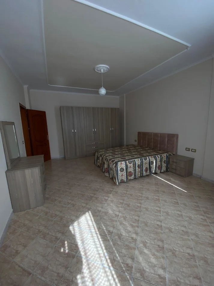 Tirane, jepet me qera apartament 2+1+Ballkon Kati 3, 80 m² 500 € (Misto Mame)