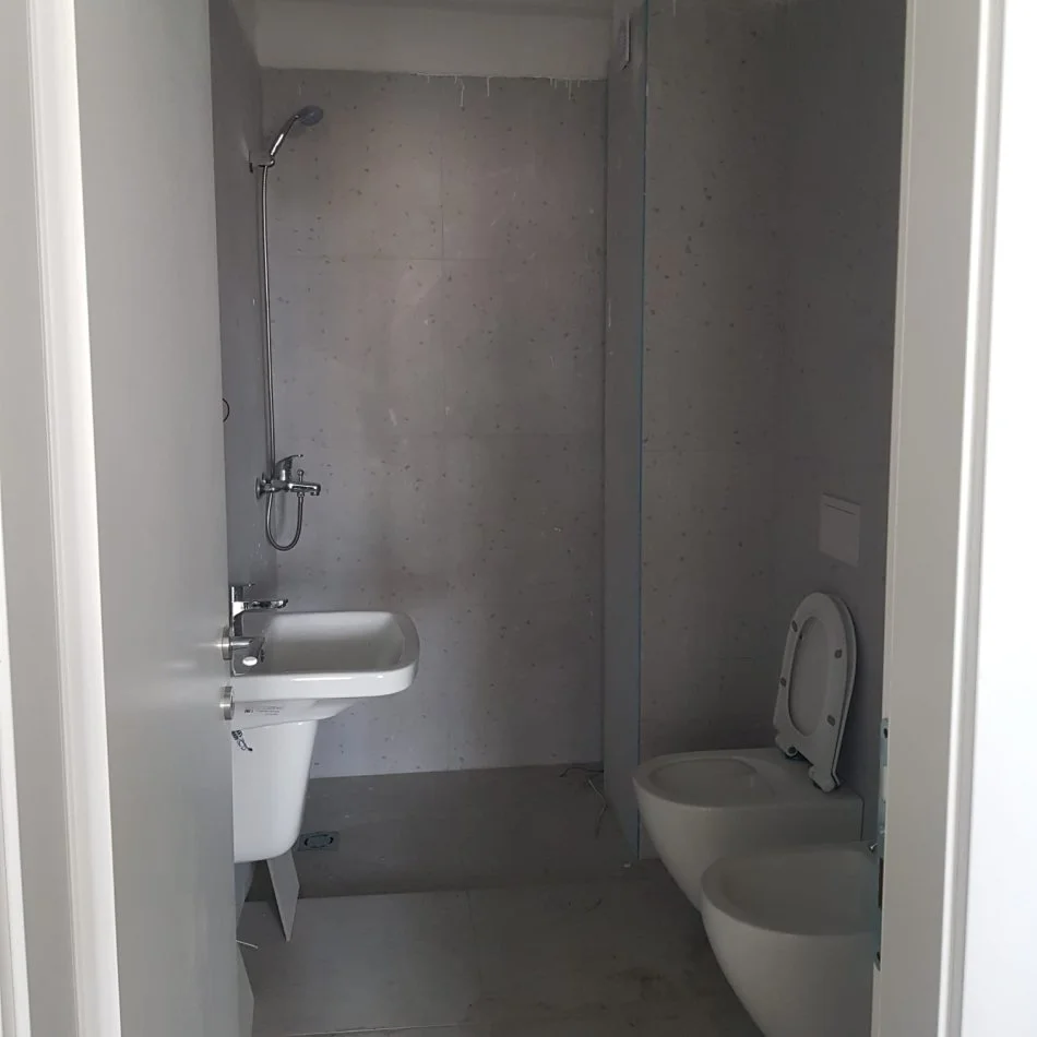 Tirane, jap me qera apartament 3+1+Ballkon Kati 4, 120 m² 1.250 € (mine peza)