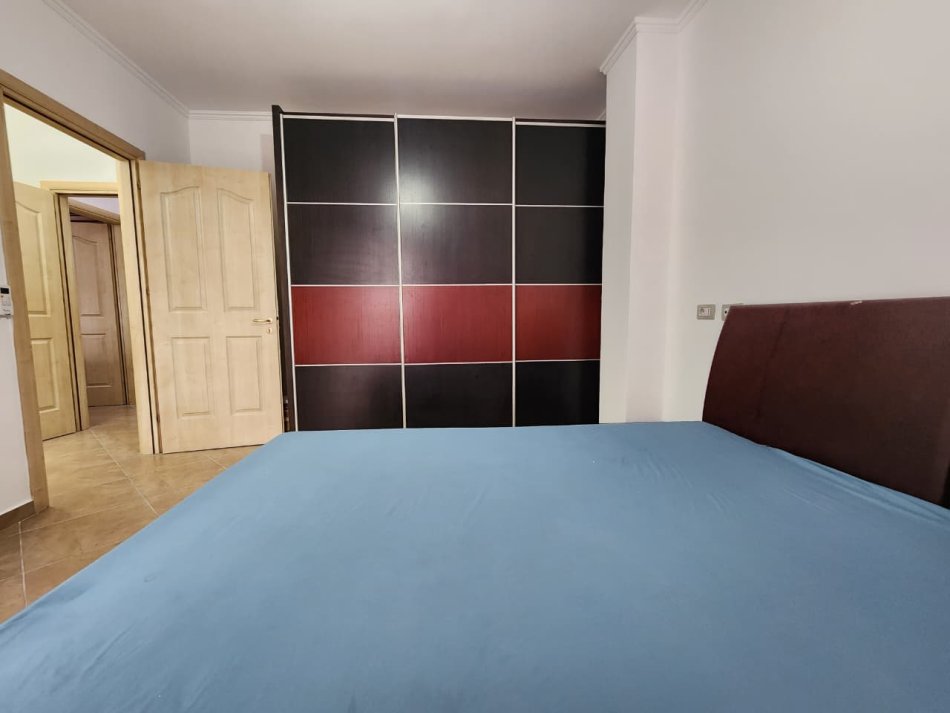 Me Qira Apartament💫: 2+1+1Wc & 1 Ballkone Mundesi Parkimi me Qera || 📍 Qender ,Rruga Fortuzi || 720€/Muaj