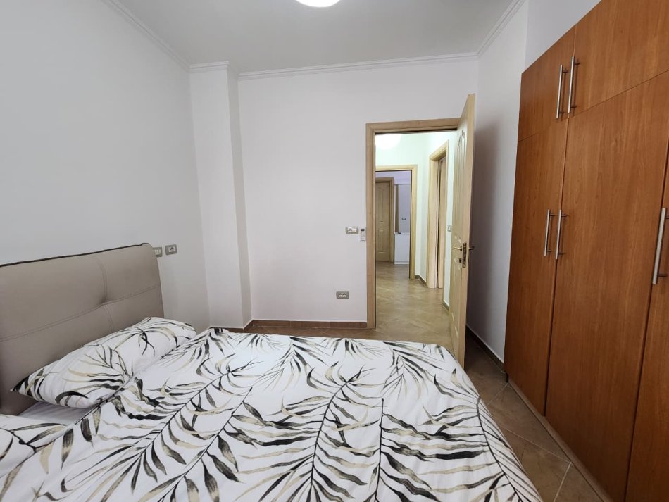 Me Qira Apartament💫: 2+1+1Wc & 1 Ballkone Mundesi Parkimi me Qera || 📍 Qender ,Rruga Fortuzi || 720€/Muaj