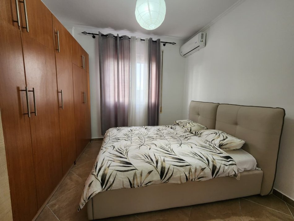 Me Qira Apartament💫: 2+1+1Wc & 1 Ballkone Mundesi Parkimi me Qera || 📍 Qender ,Rruga Fortuzi || 720€/Muaj