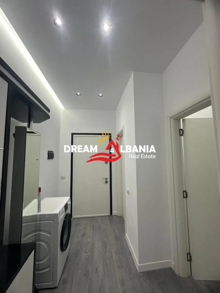 Tirane, jepet me qera apartament 1+1 , 50 m² 700 € (rruga e Elbasanit)