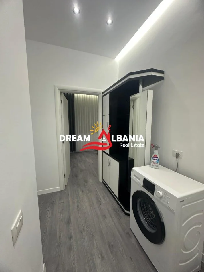 Tirane, jepet me qera apartament 1+1 , 50 m² 700 € (rruga e Elbasanit)