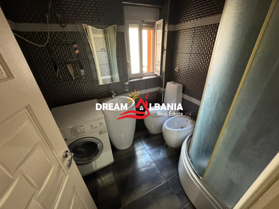 Tirane, shitet apartament 2+1 Kati 4, 82 m² 168.000 € (Rruga e Durresit)