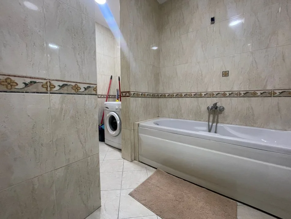 Tirane, jepet me qera apartament 2+1+Ballkon Kati 7, 112 m² 700 € (Rruga Dritan Hoxha)