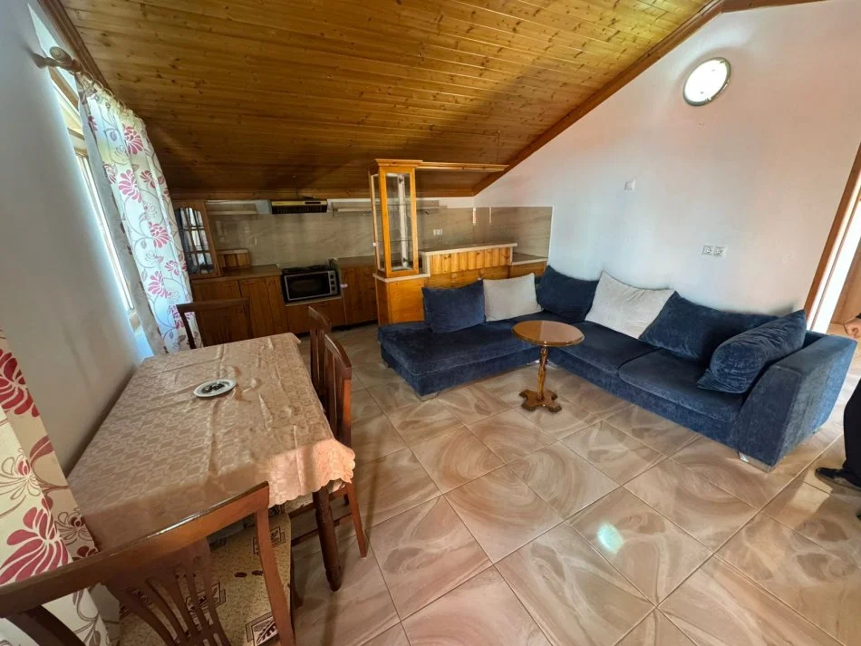 Tirane, jepet me qera apartament 2+1 Kati 3, 45000 lek