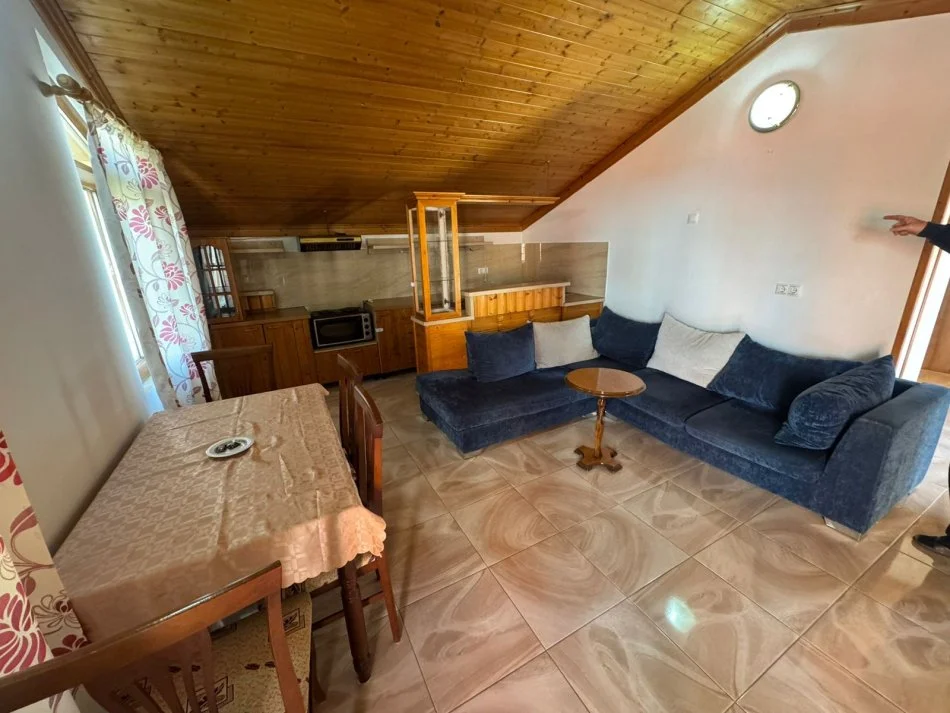 Tirane, jepet me qera apartament 2+1 Kati 3, 45000 lek