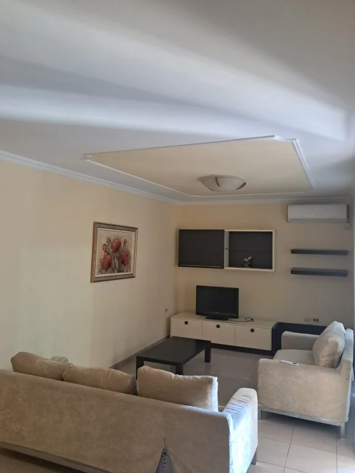 Tirane, jepet me qera apartament 2+1+Ballkon Kati 5, 120 m² 950 € (Garda)