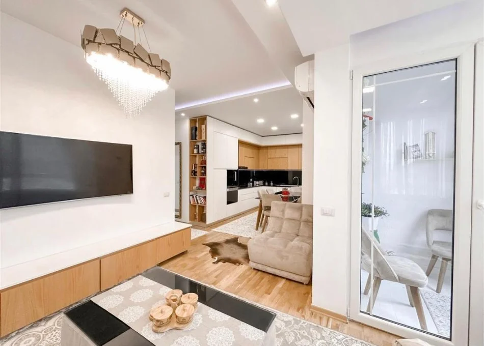 Tirane, shitet apartament 3+1+Ballkon , 123 m² 250.000 € (Kopshti Botanik)