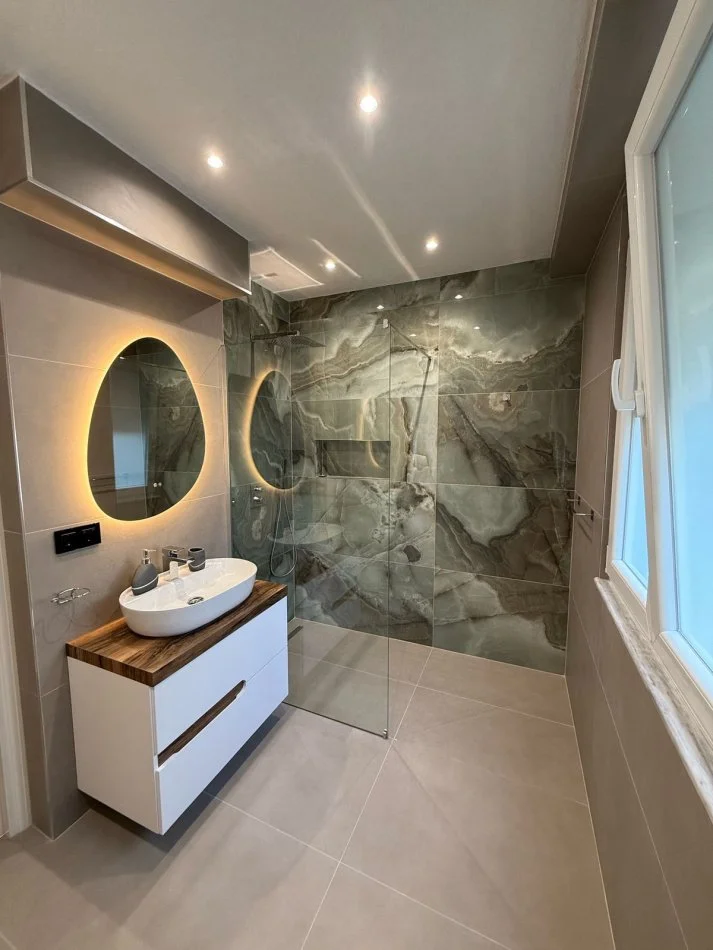 Tirane, jepet me qera apartament 2+1 Kati 3, 120 m² 1.500 € (Myslym Shyr, prane Grepit te Arte)