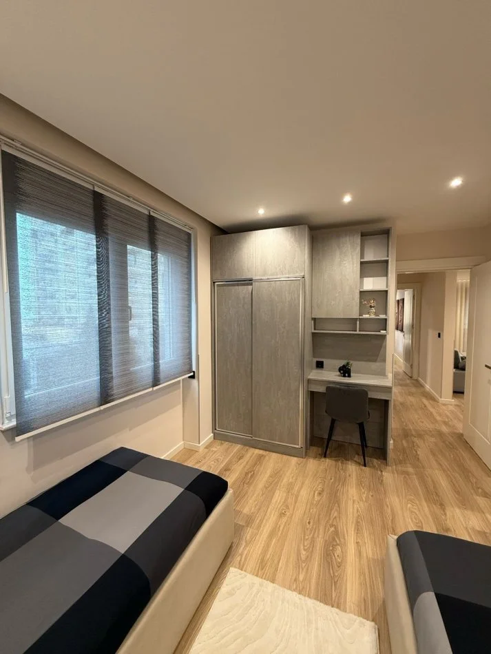 Tirane, jepet me qera apartament 2+1 Kati 3, 120 m² 1.500 € (Myslym Shyr, prane Grepit te Arte)