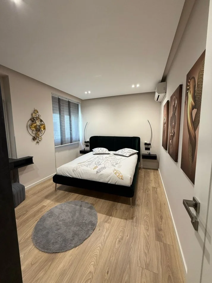 Tirane, jepet me qera apartament 2+1 Kati 3, 120 m² 1.500 € (Myslym Shyr, prane Grepit te Arte)