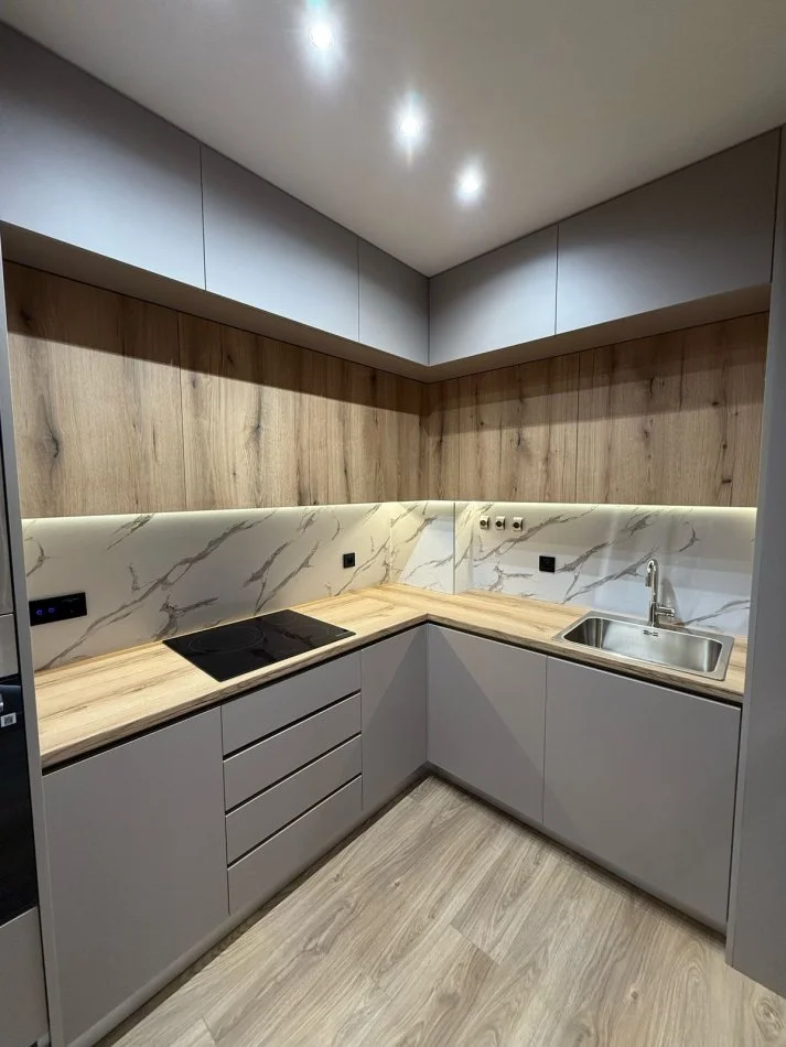 Tirane, jepet me qera apartament 2+1 Kati 3, 120 m² 1.500 € (Myslym Shyr, prane Grepit te Arte)