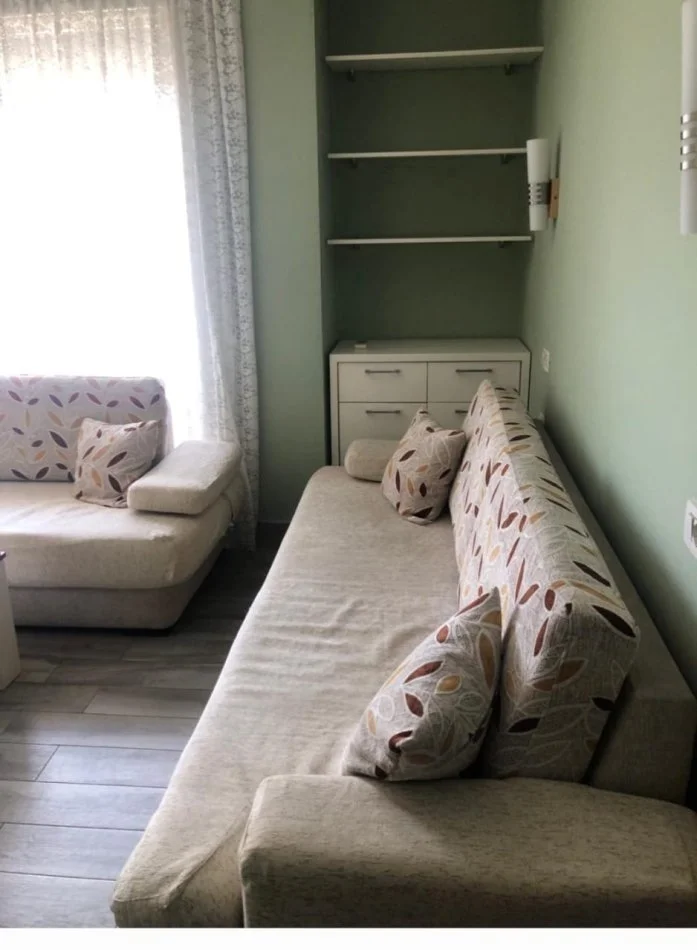 Tirane, jepet me qera apartament 2+1+Ballkon Kati 6, 112 m² 600 € (laprak)