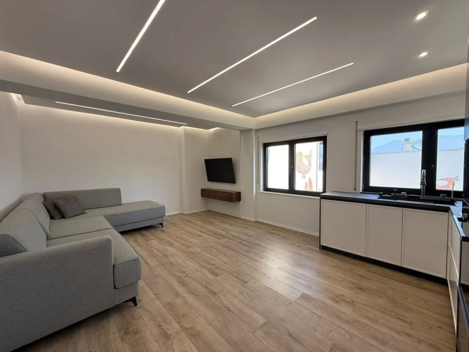 Tirane, shitet apartament 1+1 Kati 4, 66 m² 170.000 € (Rruga Zallit)