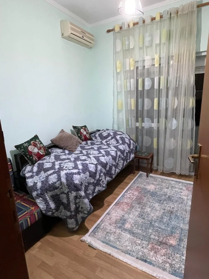 Tirane, jepet me qera shtepi 3+1+Ballkon , 111 m² 750 € (Rruga Bardhyl)
