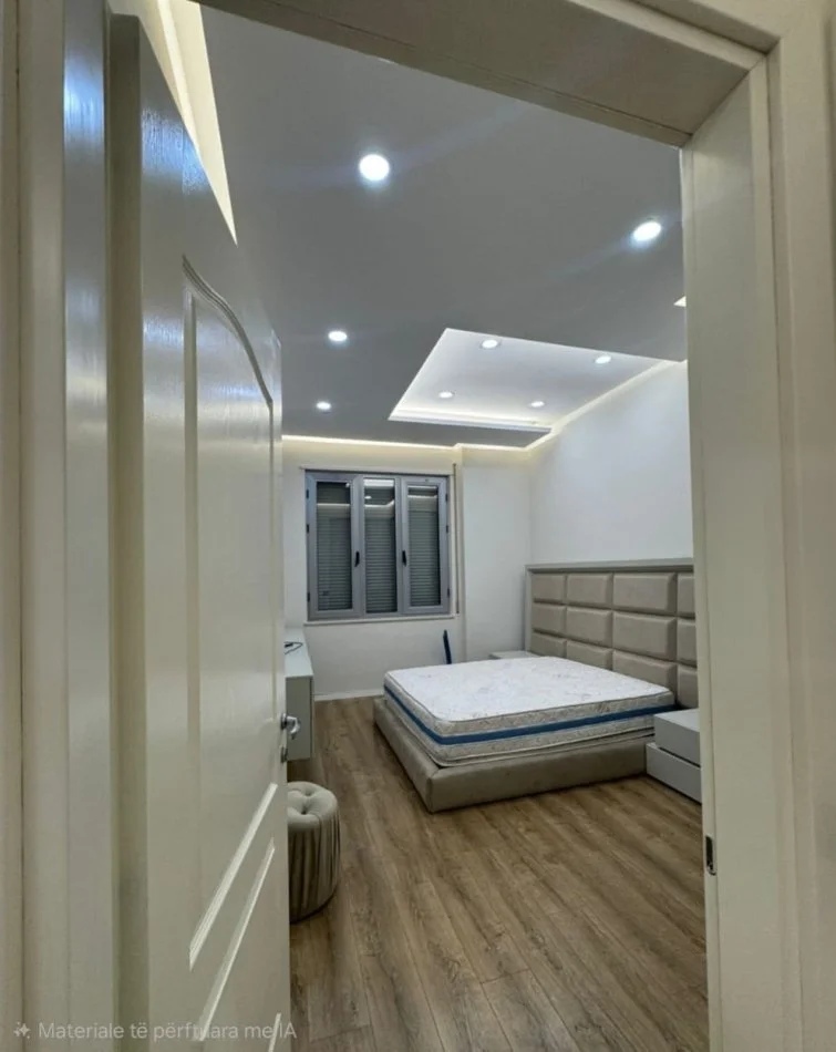 Tirane, jepet me qera apartament 2+1 , 130 m² 1.000 € (Pazari i Ri)