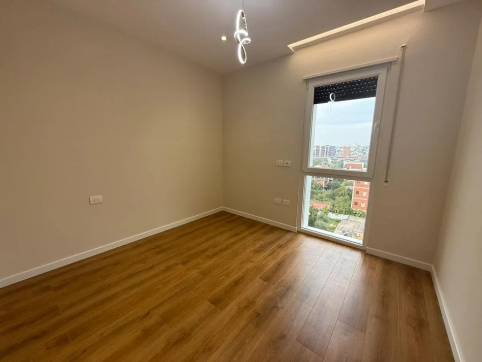 Tirane, shes apartament 2+1+Ballkon , 119 m² 185.000 € 