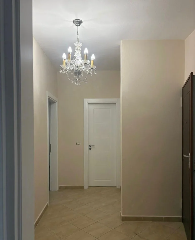 Tirane, jepet me qera apartament 2+1 Kati 2, 90 m² 600 € (Rruga herman Gmeiner)