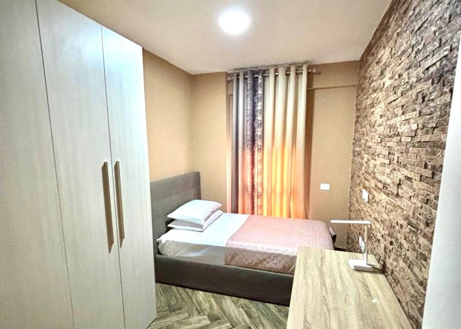 Me Qera : 2+1📍21 Dhjetori (Kompleksi Magnet) - 730€ - S.90m² - Kt.4 || Super i Mobiluar✨️