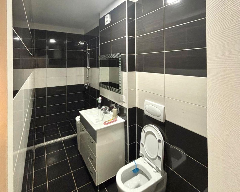 Me Qera : 2+1📍21 Dhjetori (Kompleksi Magnet) - 730€ - S.90m² - Kt.4 || Super i Mobiluar✨️