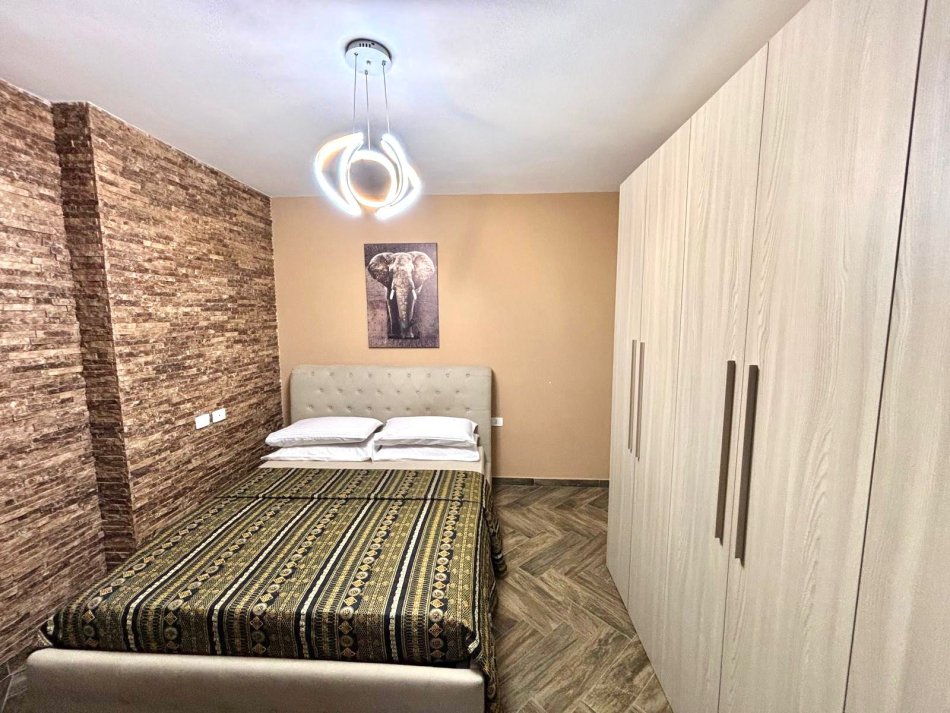 Me Qera : 2+1📍21 Dhjetori (Kompleksi Magnet) - 730€ - S.90m² - Kt.4 || Super i Mobiluar✨️