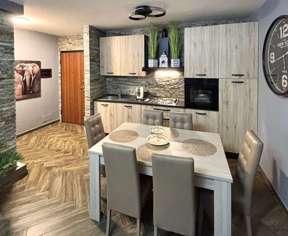 Me Qera : 2+1📍21 Dhjetori (Kompleksi Magnet) - 730€ - S.90m² - Kt.4 || Super i Mobiluar✨️