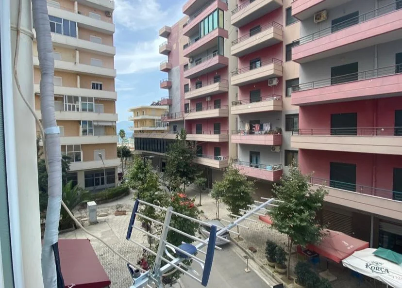 Vlore, jepet me qera vetem 1 dhome Kati 3, 35 m² 170 € (LUNGOMARE)