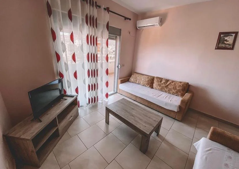 Sarande, jepet me qera apartament 1+1+Ballkon Kati 5, 70 m² 300 € (MANGO BEACH)