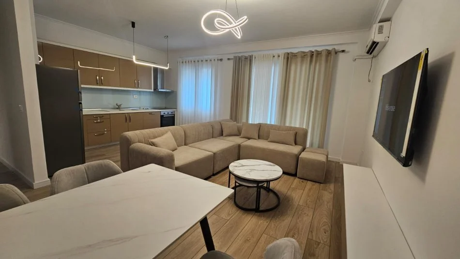 Tirane, jepet me qera apartament 2+1 , 120 m² 800 € (Kodra e Diellit)