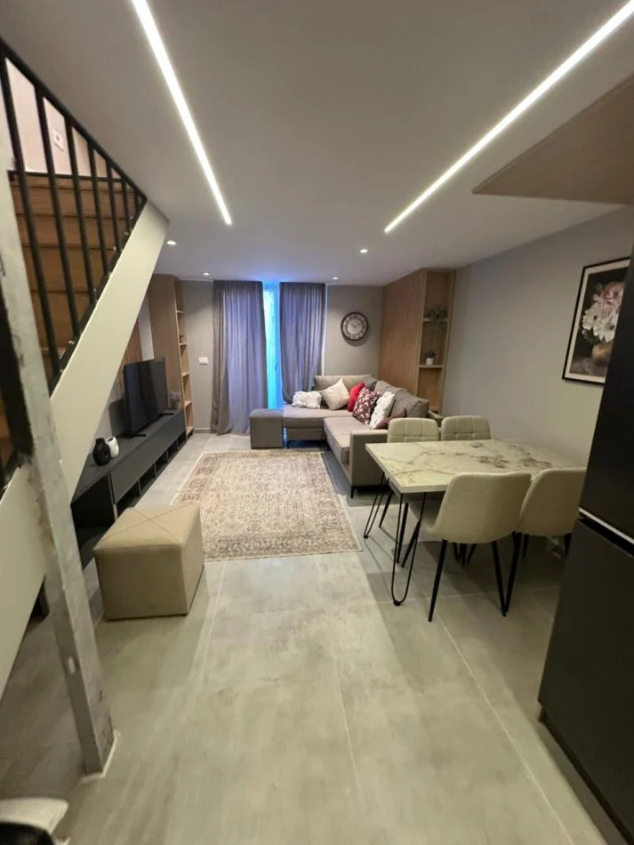 Tirane, shitet apartament duplex 1+1 , 73 m² 122.000 € (Golden Park 3)