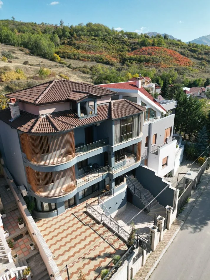 🏨 Hotel Modern Në Shitje - Korçë, Rr. e Vilave | me Pamje Panoramike mbi gjithë Korçën | 1,500,000 Euro🔥