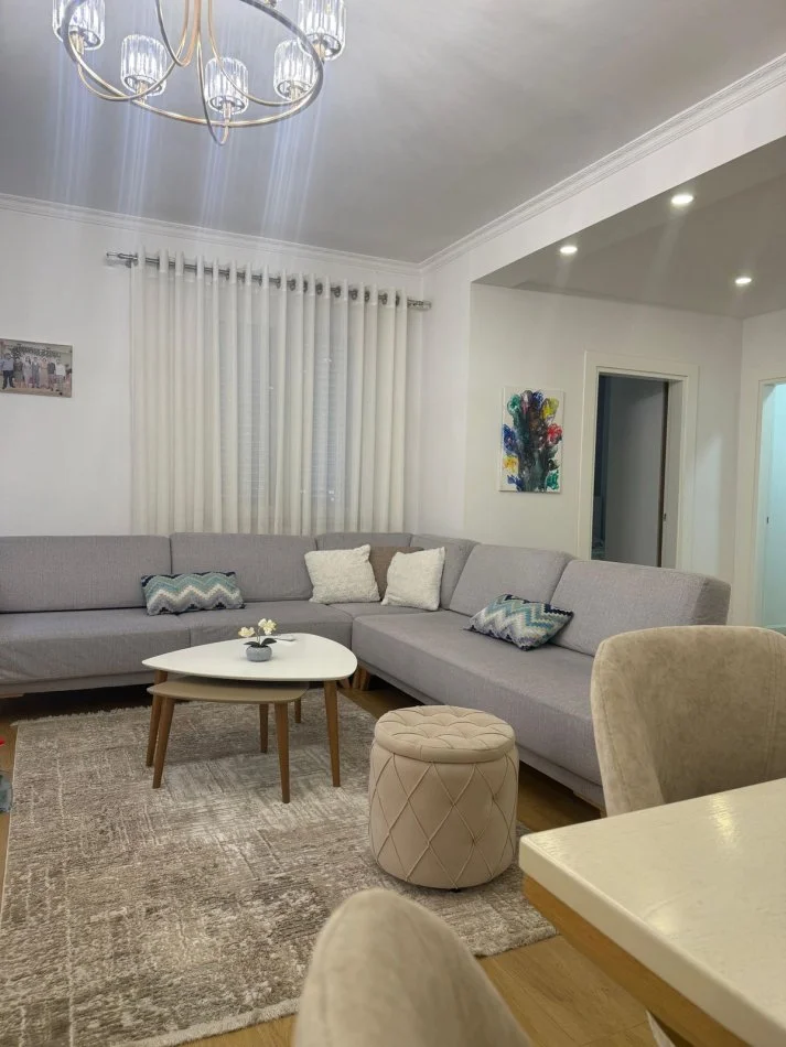 Tirane, shitet apartament 2+1+Aneks+Ballkon Kati 1, 93 m² 147.000 € (Fresku)