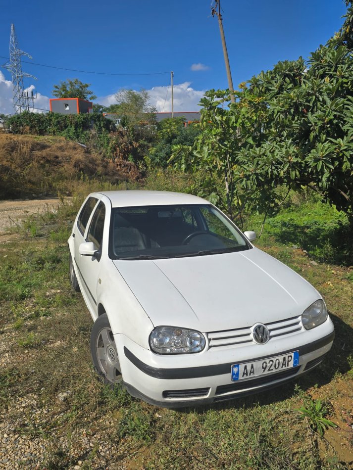 Shitet Golf 4, Kambio manuale, Viti i prodhimit 2000, Diesel 1.9, Kuaj Fuqi 90 Nafte, e bardhë 1.000 €