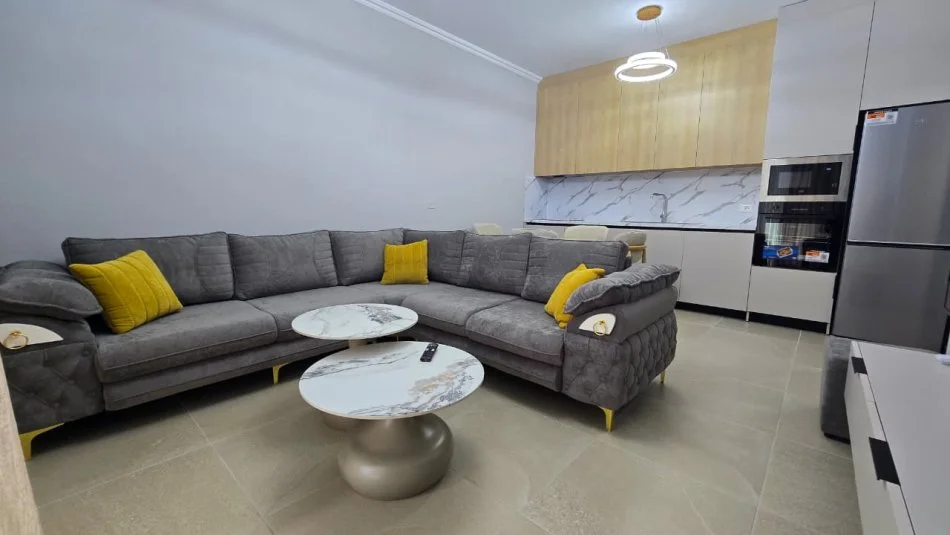 Tirane, jepet me qera apartament 2+1+Ballkon , 100 m² 1.200 €