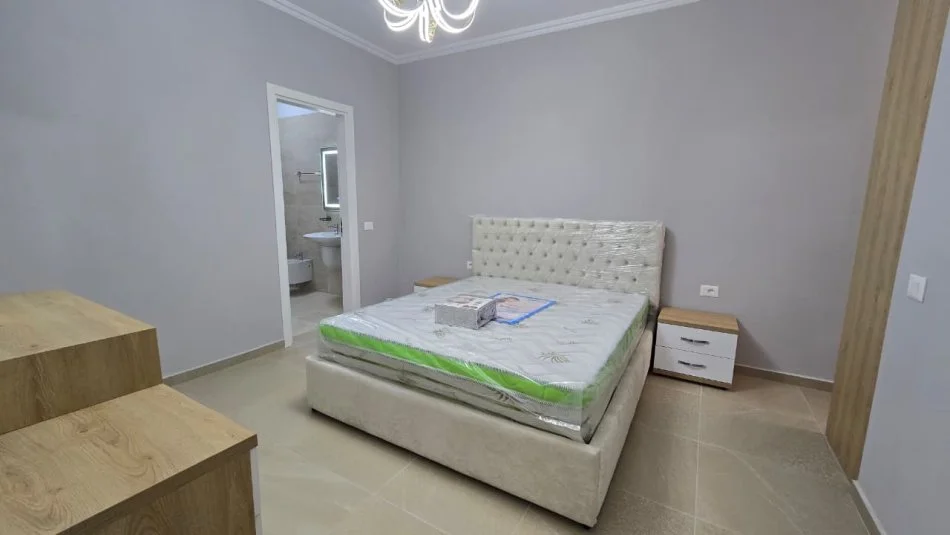 Tirane, jepet me qera apartament 2+1+Ballkon , 100 m² 1.200 €