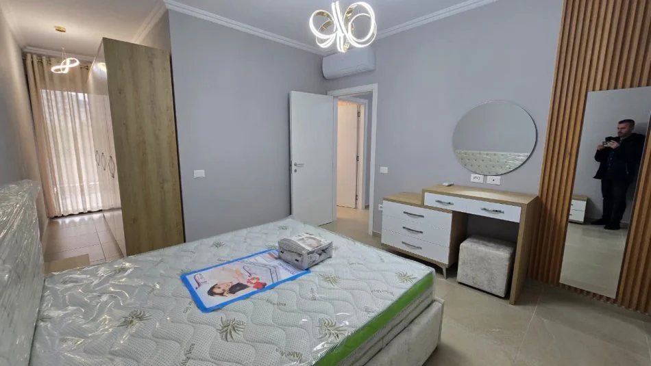 Tirane, jepet me qera apartament 2+1+Ballkon , 100 m² 1.200 €