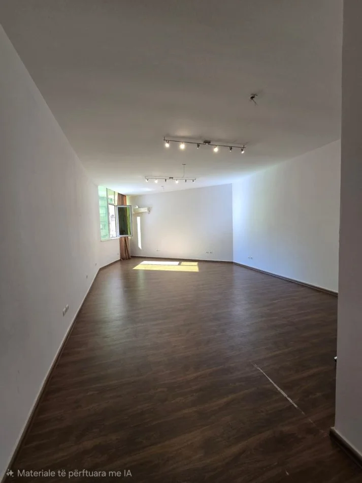 Tirane, jepet me qera ambjent biznesi , 70 m² 50.000Lek (Qendër, Tiranë)