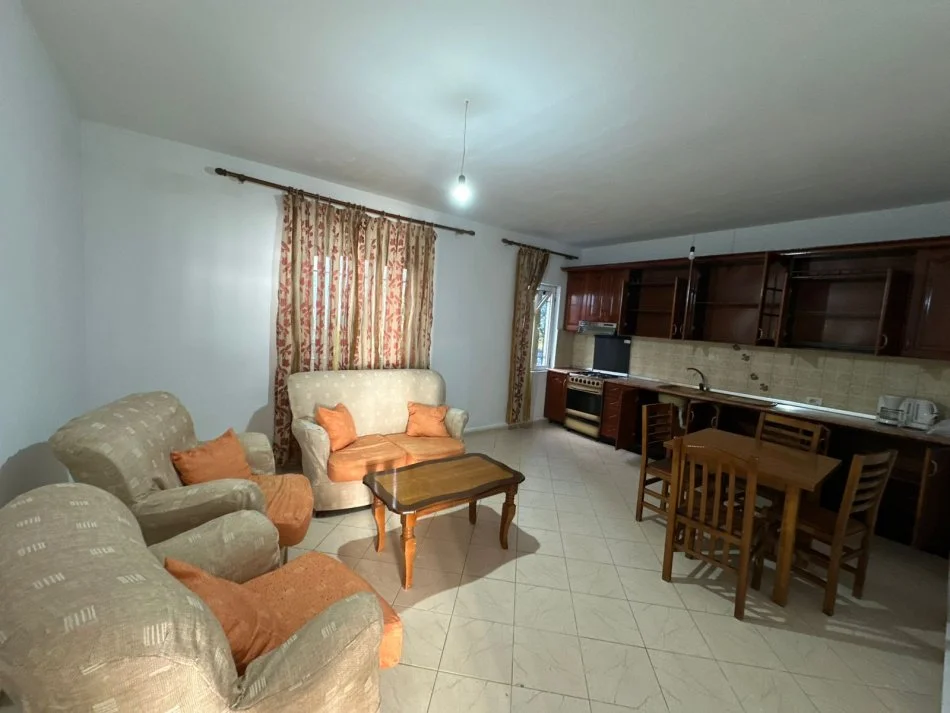 Tirane, jap me qera apartament 2+1+Ballkon Kati 1, 80 m² 460 € (5 maj)