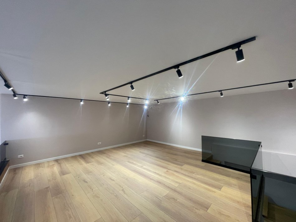 Tirane, jepet me qera ambjent biznesi Kati 0, 100 m² 1.200 € (Kompleksi Golden Park, perballe Spitalit Amerikan 3)