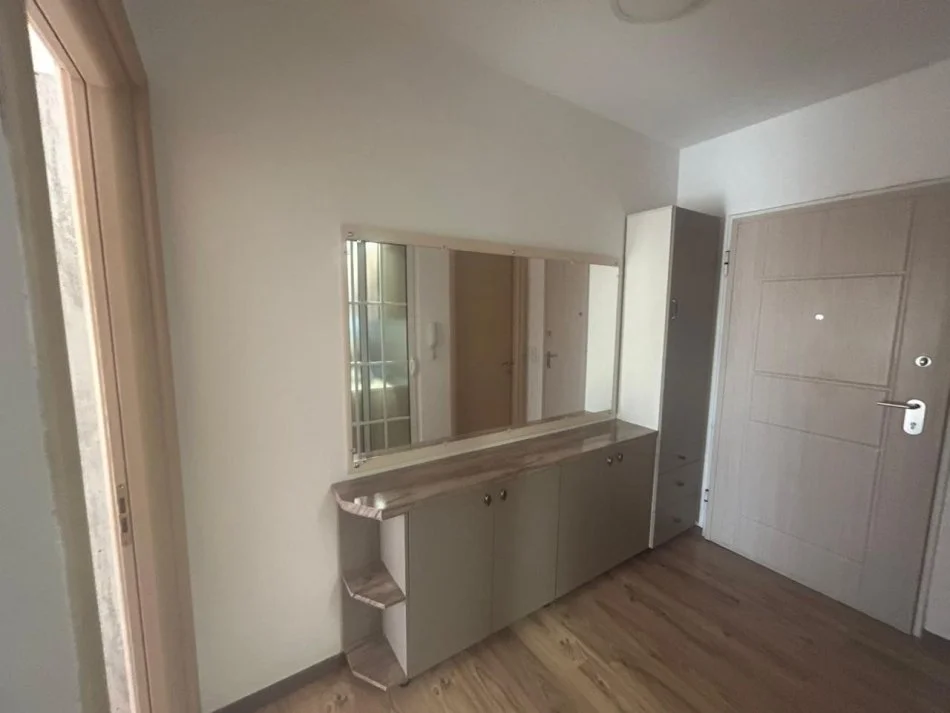 Tirane, jepet me qera apartament Kati 4, 60 m² 450 € 